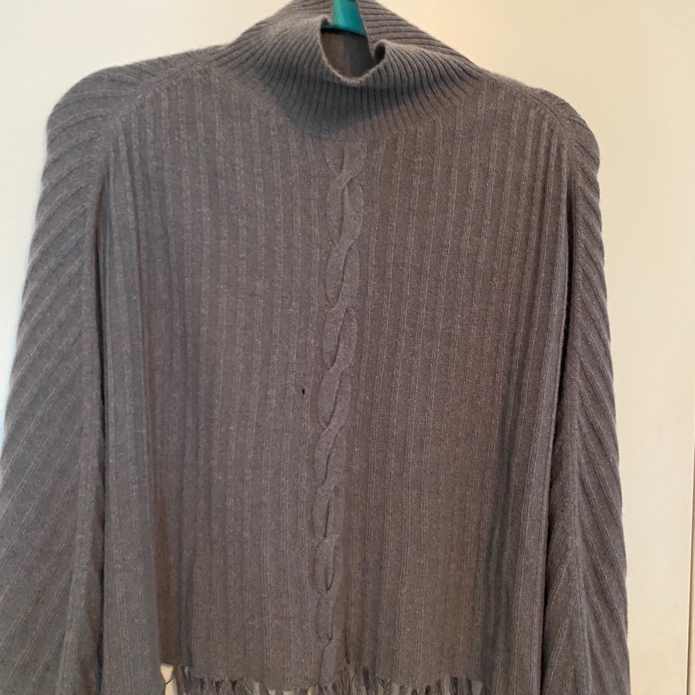 Gray cashmere poncho